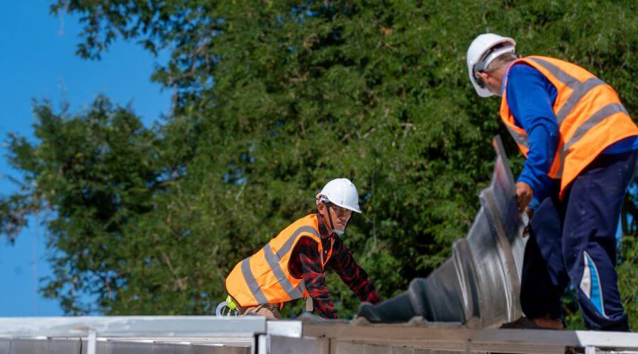 Professional gutter cleaning in Ridgeway, WI